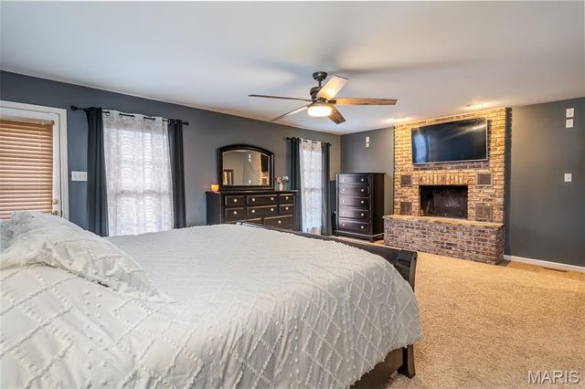 130 Valley Oaks Lane, Union, MO 63084