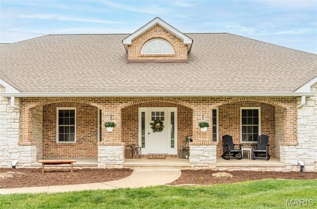 130 Valley Oaks Lane, Union, MO 63084