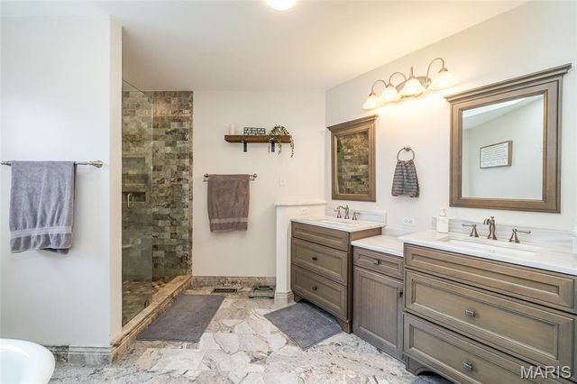 130 Valley Oaks Lane, Union, MO 63084