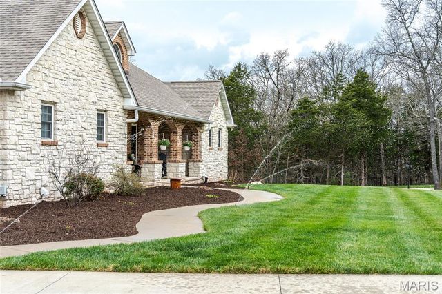 130 Valley Oaks Lane, Union, MO 63084