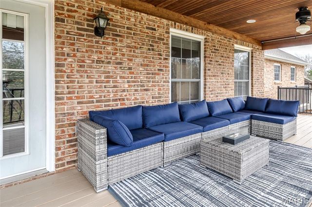 130 Valley Oaks Lane, Union, MO 63084