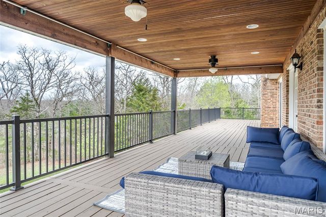 130 Valley Oaks Lane, Union, MO 63084