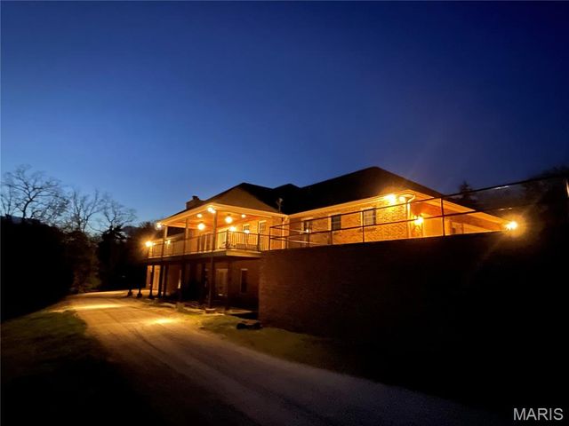 130 Valley Oaks Lane, Union, MO 63084