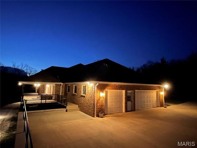 130 Valley Oaks Lane, Union, MO 63084