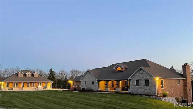 130 Valley Oaks Lane, Union, MO 63084