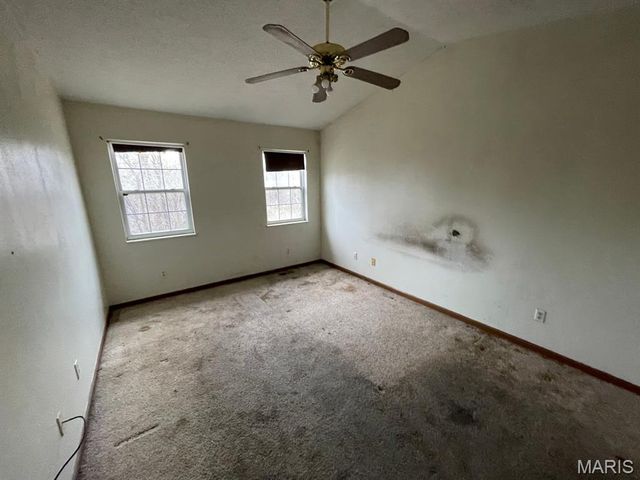 888 W Country Lane, Collinsville, IL 62234