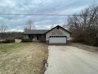 888 W Country Lane, Collinsville, IL 62234
