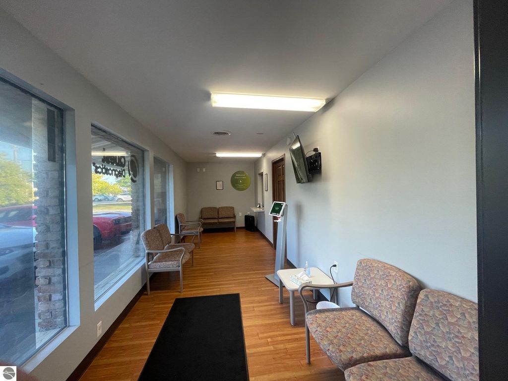 Image 10 of property listing at 520 N Mission Street, Mt Pleasant, MI 48858