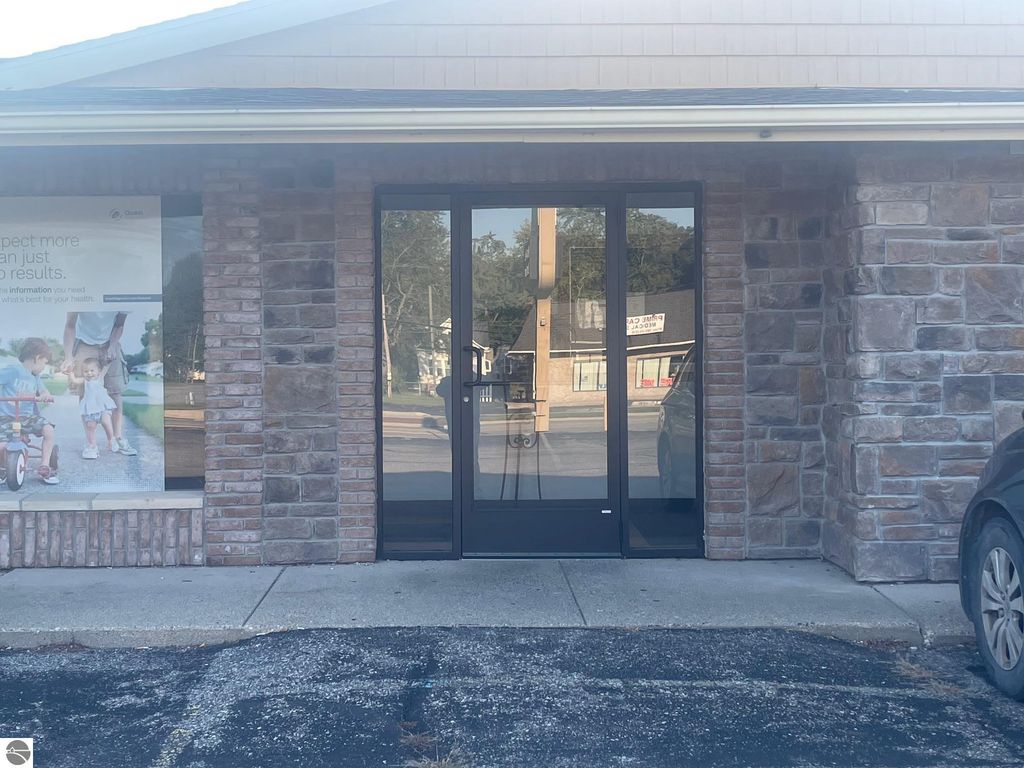 Image 2 of property listing at 520 N Mission Street, Mt Pleasant, MI 48858