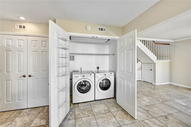 4265 Island CIR B, Fort Myers, FL 33919