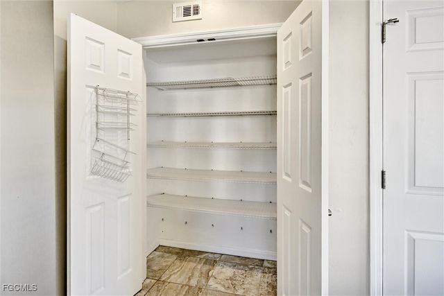 4265 Island CIR B, Fort Myers, FL 33919