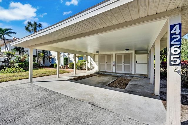 4265 Island CIR B, Fort Myers, FL 33919
