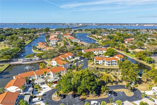 4265 Island CIR B, Fort Myers, FL 33919