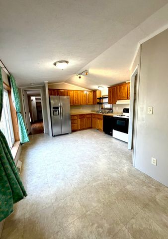 17 Blue Jay Court, Keene, NH 03431