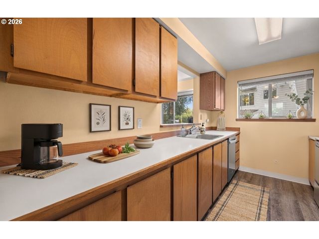9912 Sw TRAPPER Ter, Beaverton, OR 97008