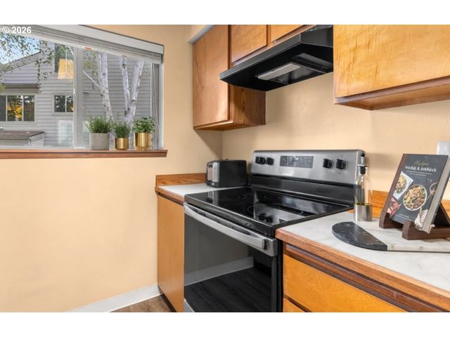 9912 Sw TRAPPER Ter, Beaverton, OR 97008