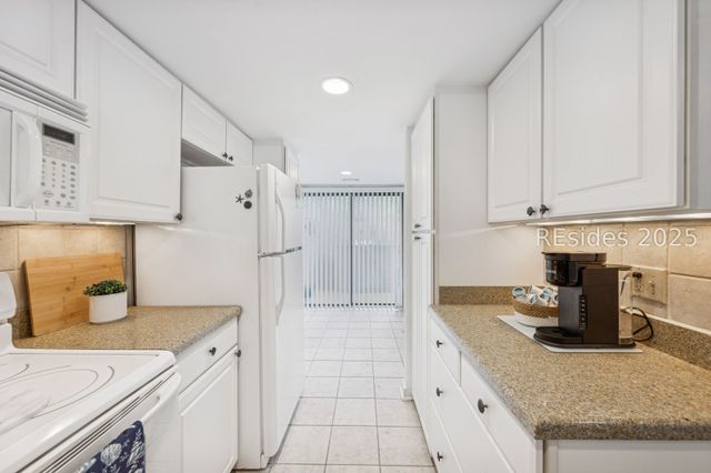 113 Shipyard Dr Apt 130, Hilton Head Island, SC 29928