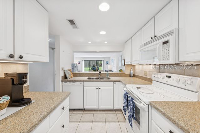 113 Shipyard Dr Apt 130, Hilton Head Island, SC 29928