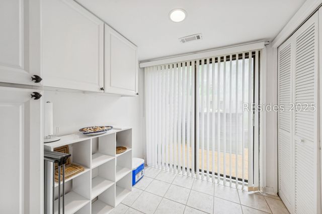 113 Shipyard Dr Apt 130, Hilton Head Island, SC 29928