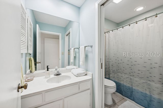 113 Shipyard Dr Apt 130, Hilton Head Island, SC 29928