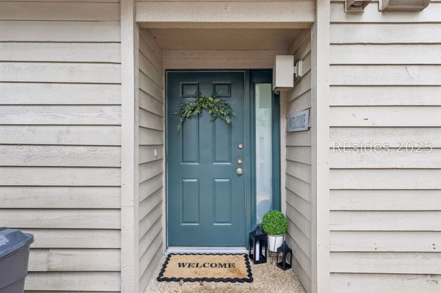 113 Shipyard Dr Apt 130, Hilton Head Island, SC 29928