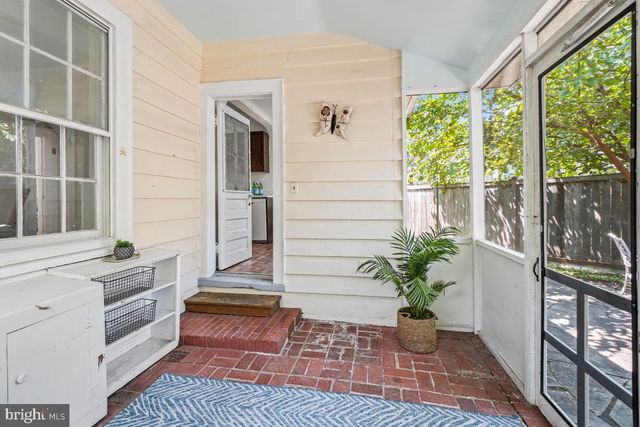 4323 FESSENDEN ST NW, Washington, DC 20016