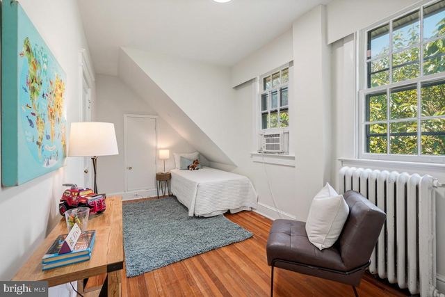 4323 FESSENDEN ST NW, Washington, DC 20016