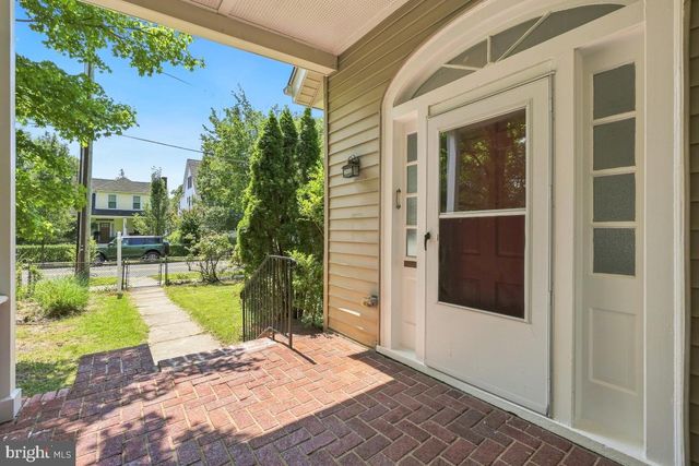 4323 FESSENDEN ST NW, Washington, DC 20016