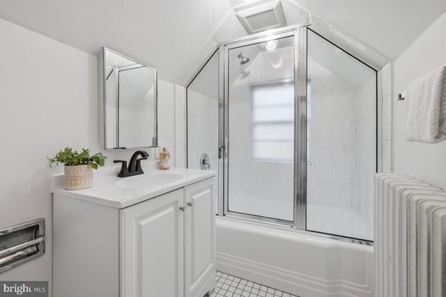 4323 FESSENDEN ST NW, Washington, DC 20016