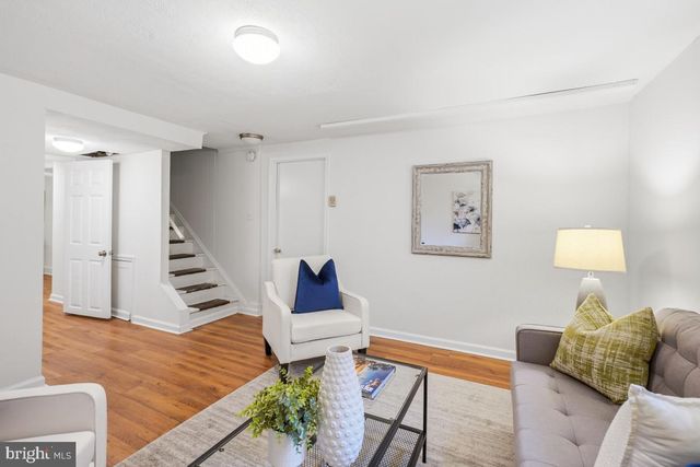 4323 FESSENDEN ST NW, Washington, DC 20016