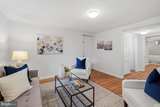 4323 FESSENDEN ST NW, Washington, DC 20016