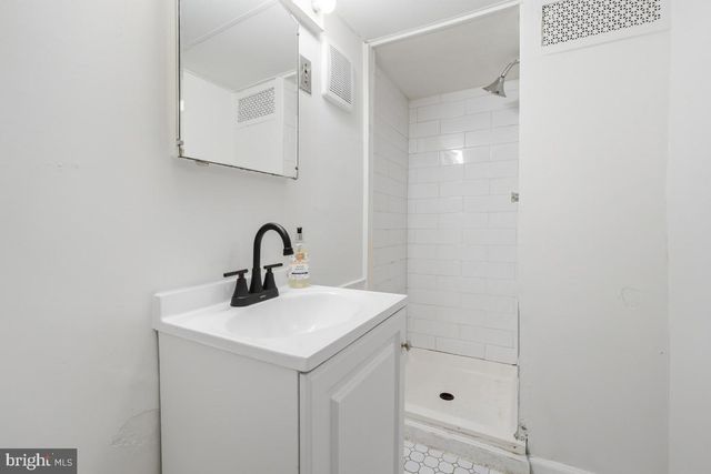 4323 FESSENDEN ST NW, Washington, DC 20016