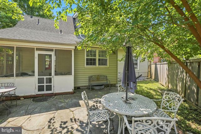 4323 FESSENDEN ST NW, Washington, DC 20016