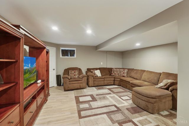 294 Haybrooke Drive, Hamilton Twp, OH 45039