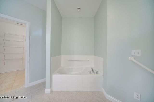 711 Savoy Rd, Louisville, KY 40223