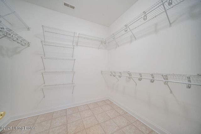 711 Savoy Rd, Louisville, KY 40223