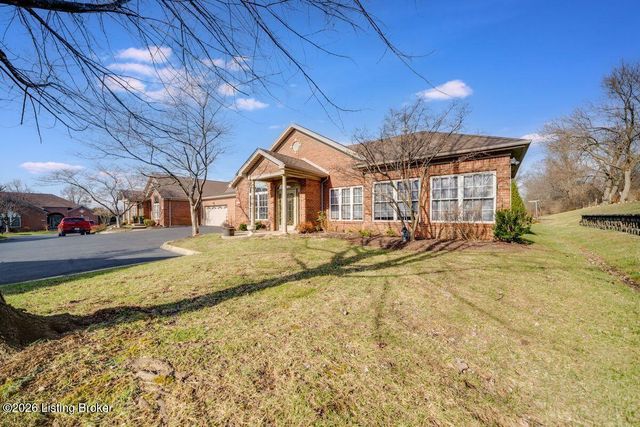 711 Savoy Rd, Louisville, KY 40223