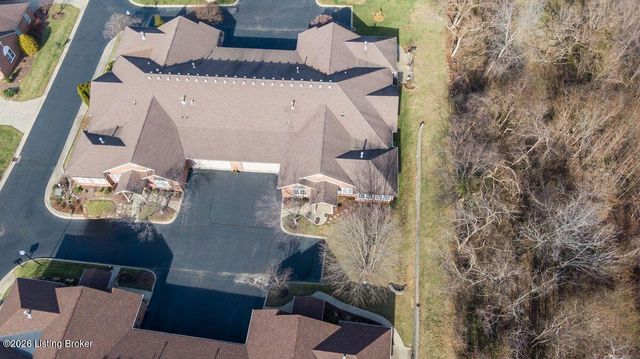 711 Savoy Rd, Louisville, KY 40223