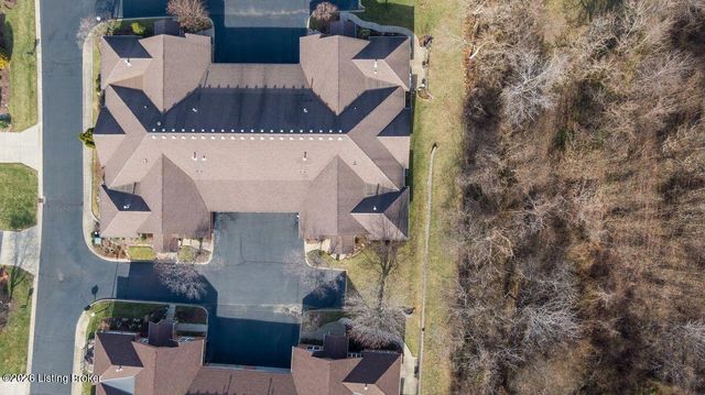 711 Savoy Rd, Louisville, KY 40223