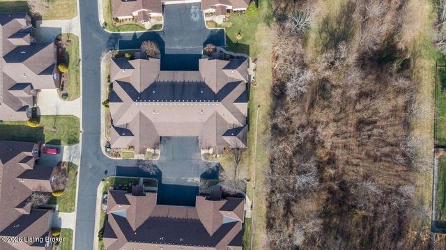 711 Savoy Rd, Louisville, KY 40223