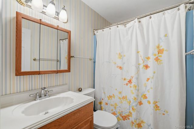 13 Riverview Circle, Poughkeepsie, NY 12601