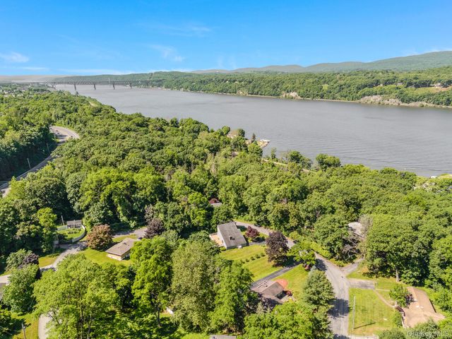 13 Riverview Circle, Poughkeepsie, NY 12601