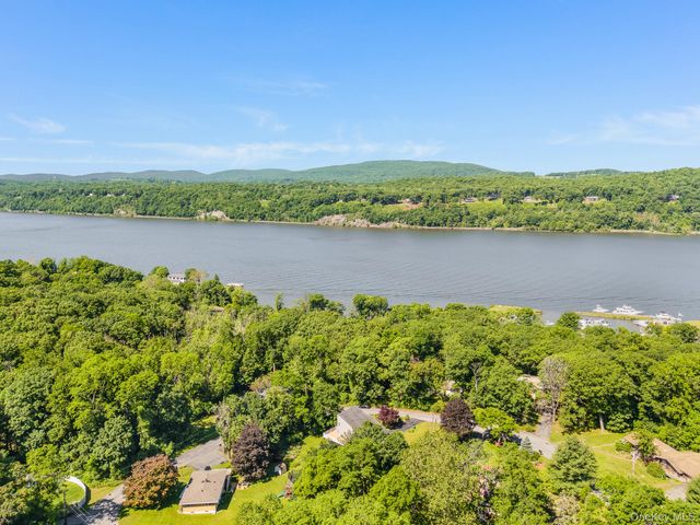 13 Riverview Circle, Poughkeepsie, NY 12601