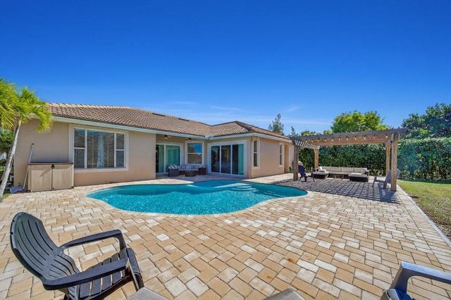 2202 SW Golden Bear Way, Palm City, FL 34990