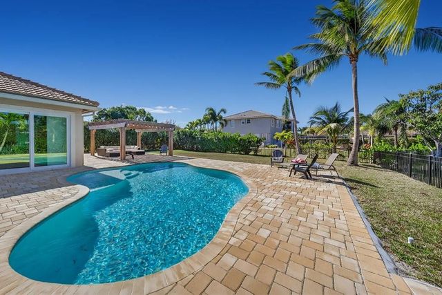 2202 SW Golden Bear Way, Palm City, FL 34990