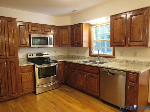 2818 Brookforest Rd, Midlothian, VA 23112