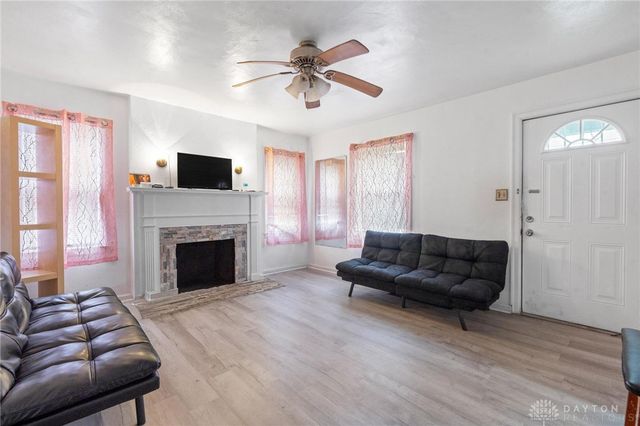 3648 W Siebenthaler Avenue, Dayton, OH 45406