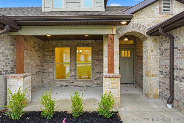 12910 S 20th Place E, Jenks, OK 74037