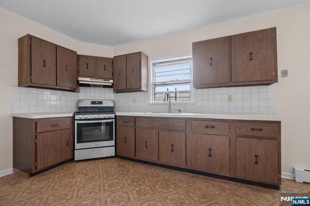 335 Court Street, Elizabethport, NJ 07206