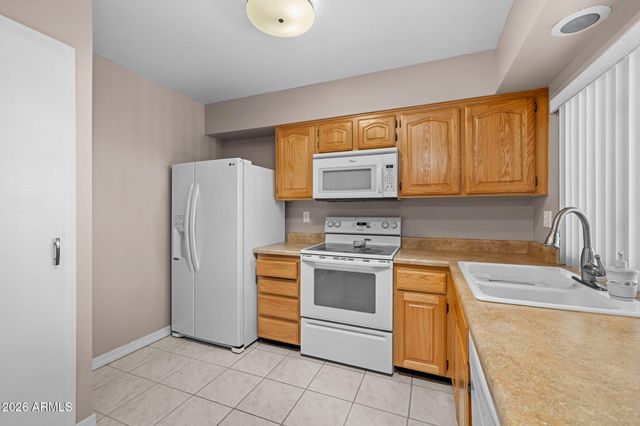 13682 N Garden Court Drive, Sun City, AZ 85351